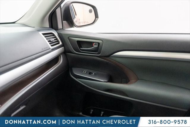 used 2019 Toyota Highlander car, priced at $26,759