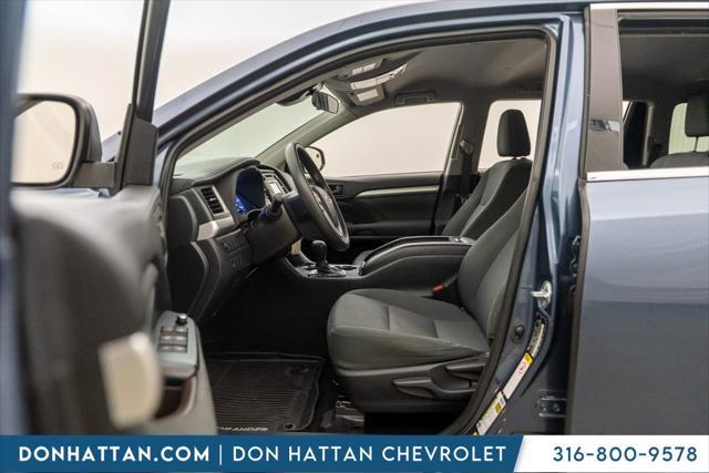 used 2019 Toyota Highlander car, priced at $26,759