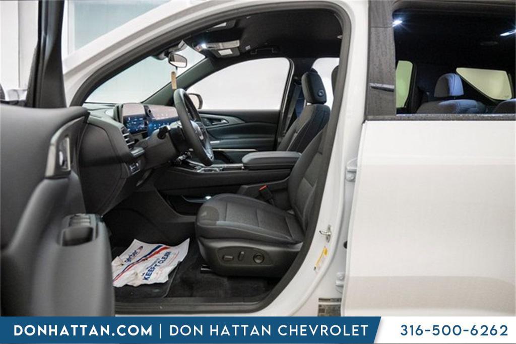 new 2026 Chevrolet Traverse car, priced at $46,740