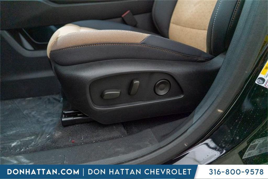 new 2025 Chevrolet Equinox car, priced at $32,998