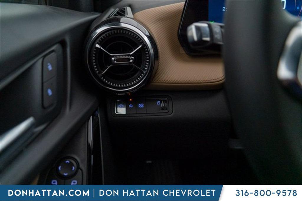 new 2025 Chevrolet Equinox car, priced at $32,998