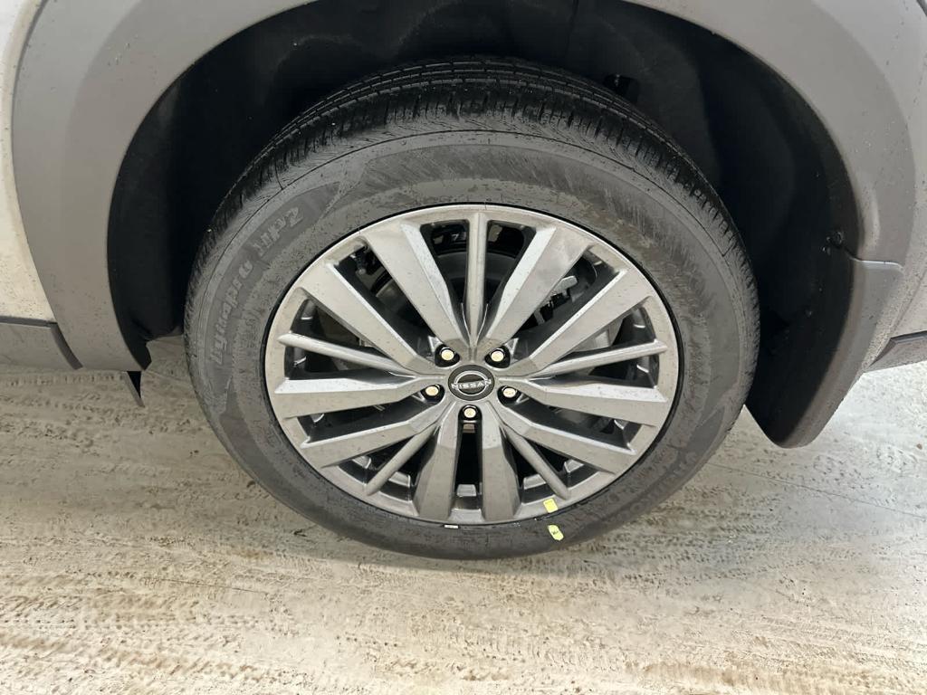 new 2025 Nissan Pathfinder car, priced at $46,949