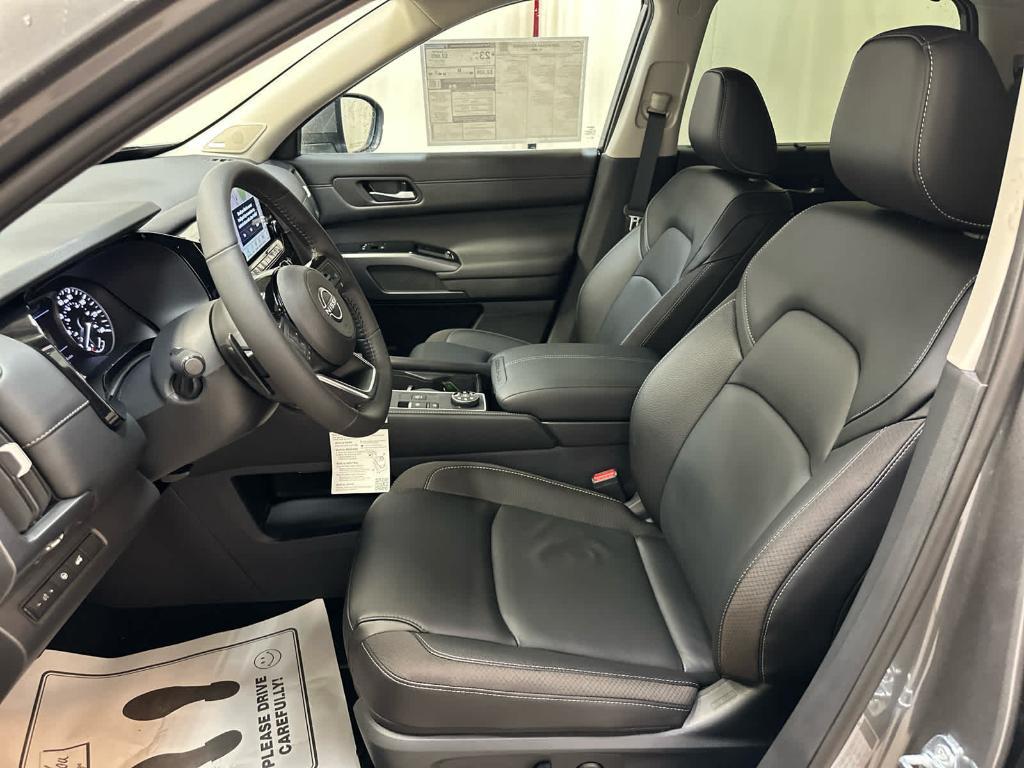 new 2025 Nissan Pathfinder car, priced at $46,949