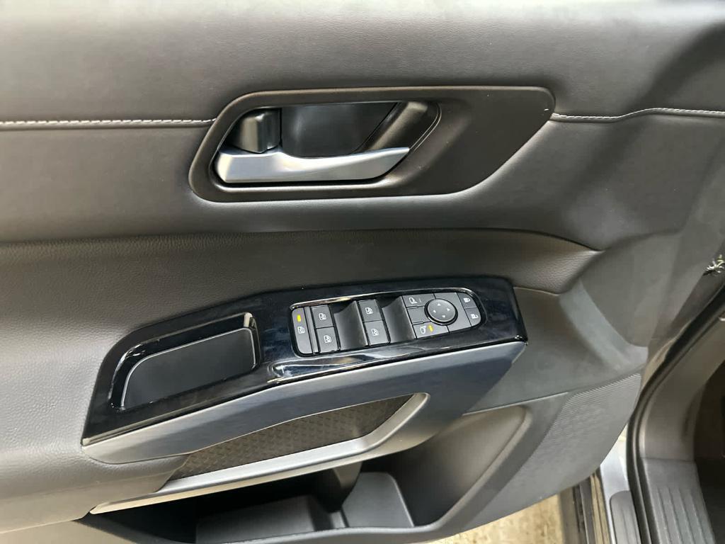 new 2025 Nissan Pathfinder car, priced at $46,949