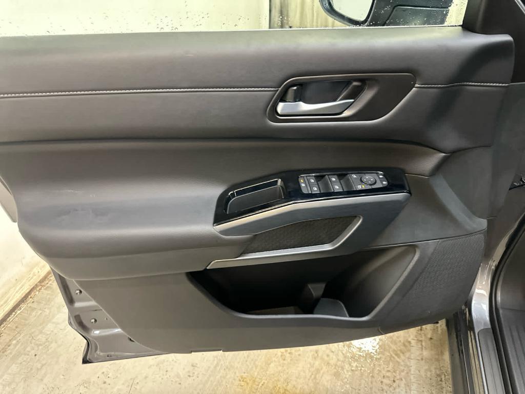 new 2025 Nissan Pathfinder car, priced at $46,949