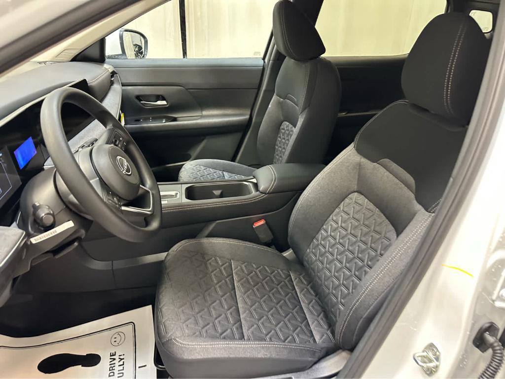 new 2025 Nissan Kicks car, priced at $28,058