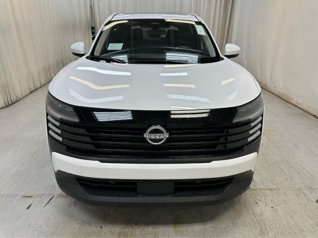 new 2025 Nissan Kicks car, priced at $28,058