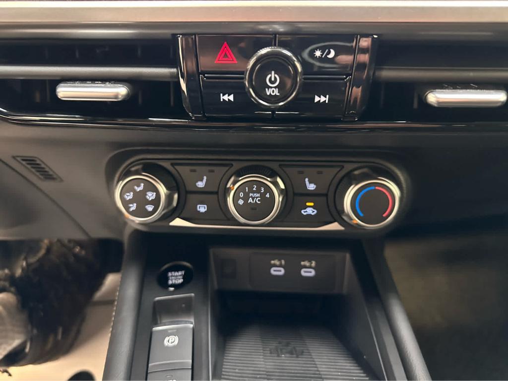 new 2025 Nissan Kicks car, priced at $28,058