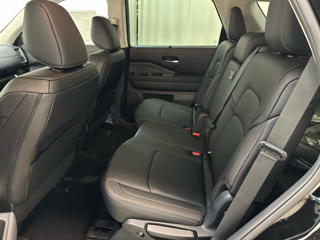 new 2025 Nissan Pathfinder car, priced at $43,316