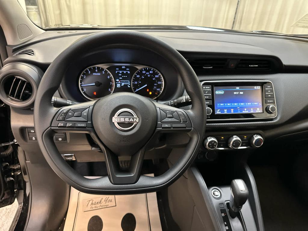 new 2025 Nissan Kicks Play car, priced at $23,232