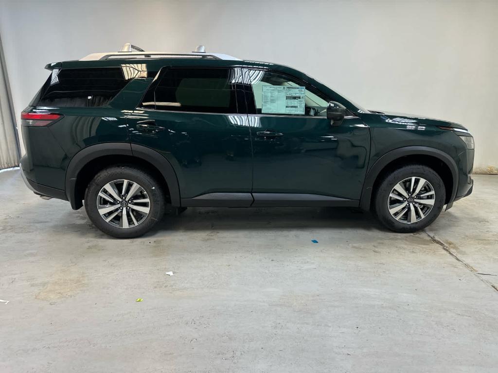 new 2025 Nissan Pathfinder car, priced at $44,086