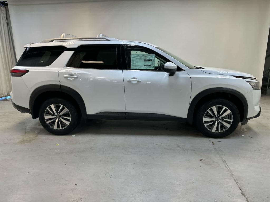 new 2025 Nissan Pathfinder car, priced at $44,913