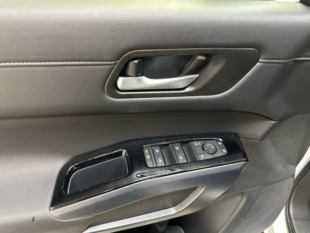 new 2025 Nissan Pathfinder car, priced at $44,913