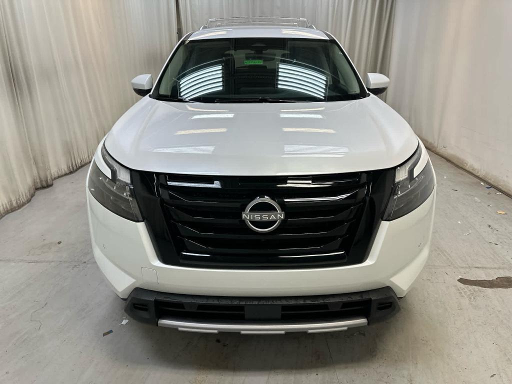 new 2025 Nissan Pathfinder car, priced at $44,913