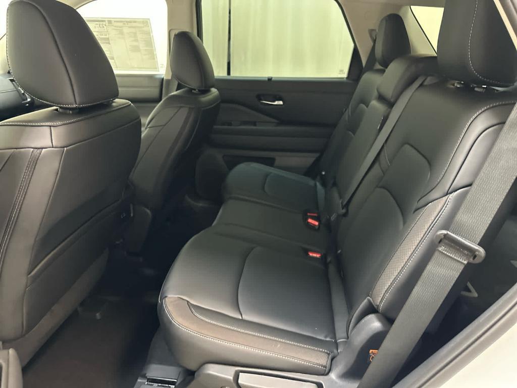 new 2025 Nissan Pathfinder car, priced at $44,913