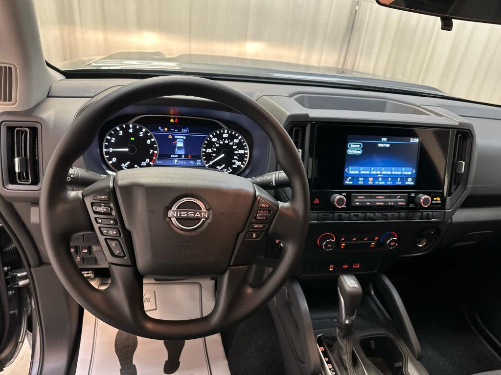 new 2025 Nissan Frontier car, priced at $35,956