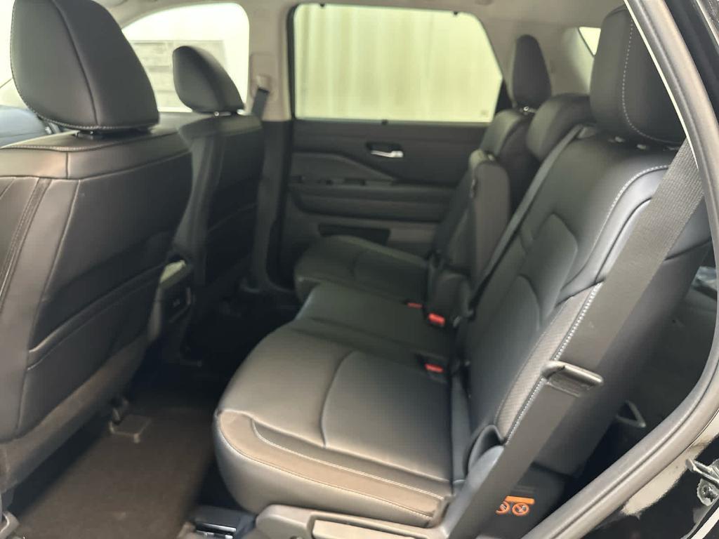 new 2025 Nissan Pathfinder car, priced at $44,513