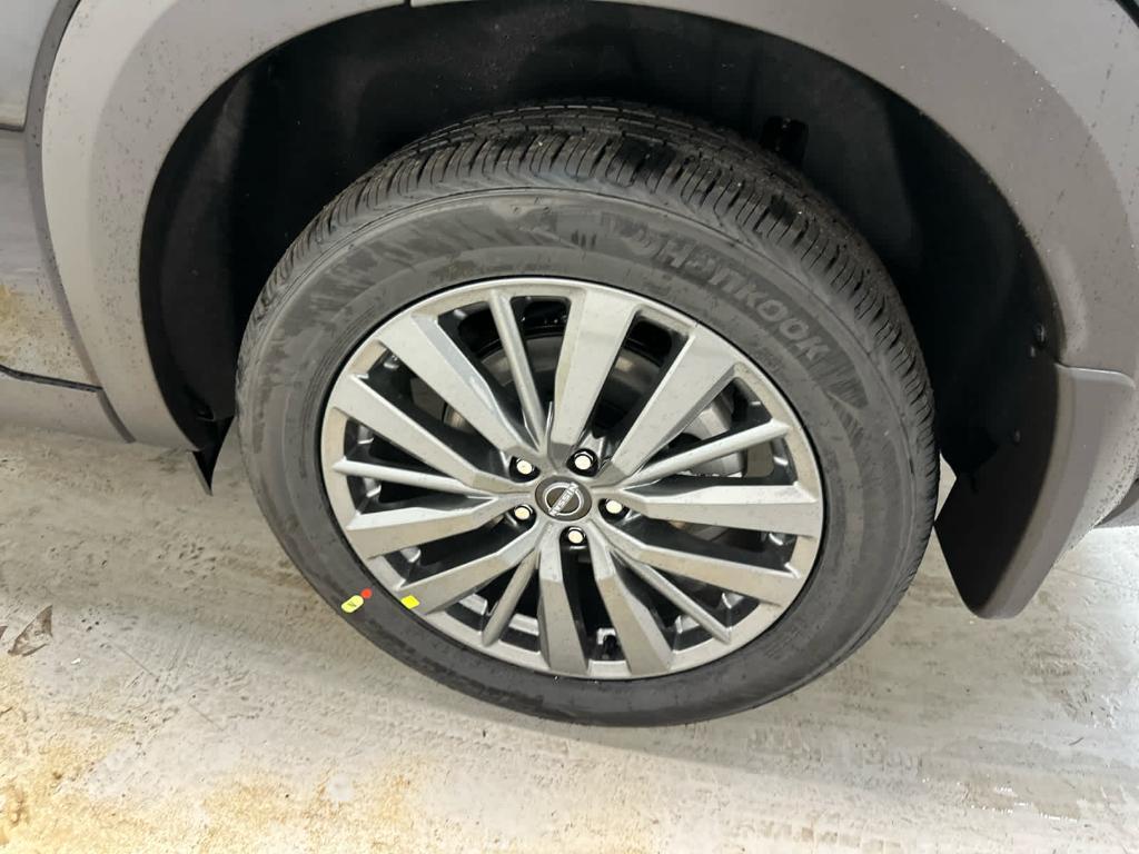 new 2025 Nissan Pathfinder car, priced at $47,743