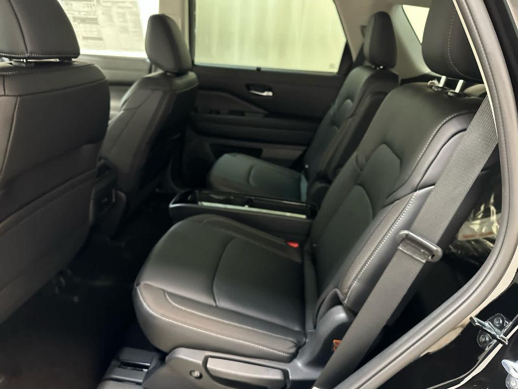 new 2025 Nissan Pathfinder car, priced at $47,743