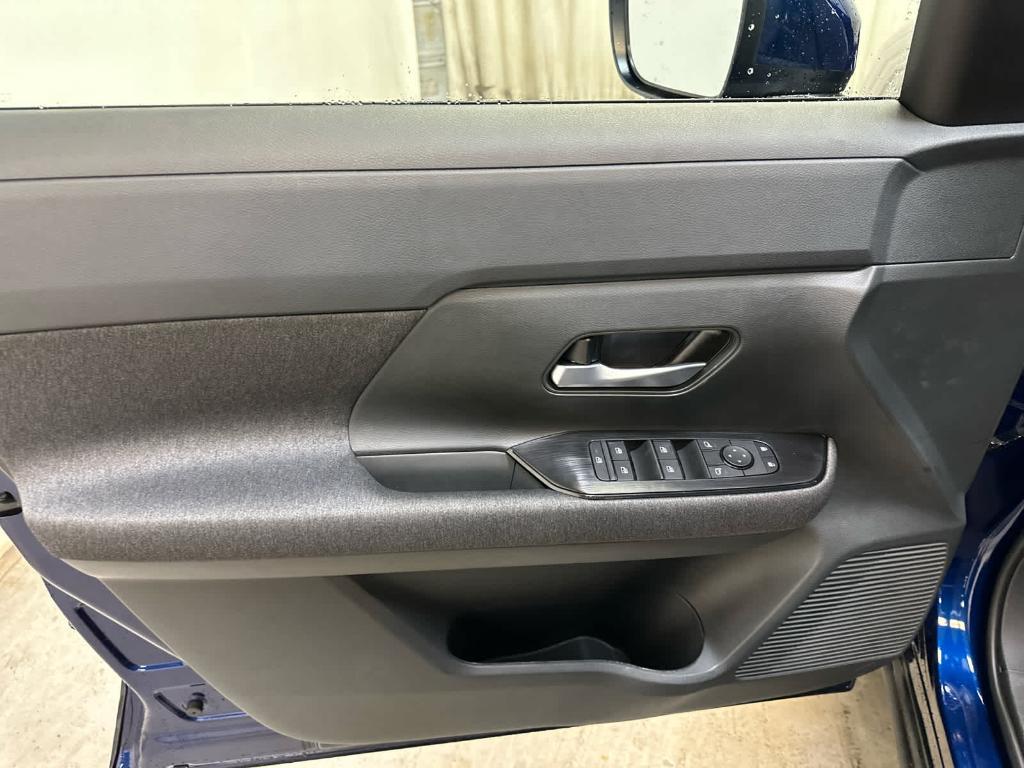 new 2025 Nissan Kicks car, priced at $27,058