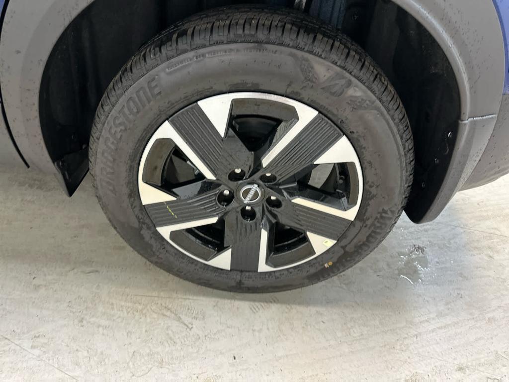 new 2025 Nissan Kicks car, priced at $27,058