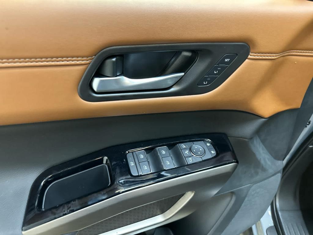 new 2025 Nissan Pathfinder car, priced at $51,265