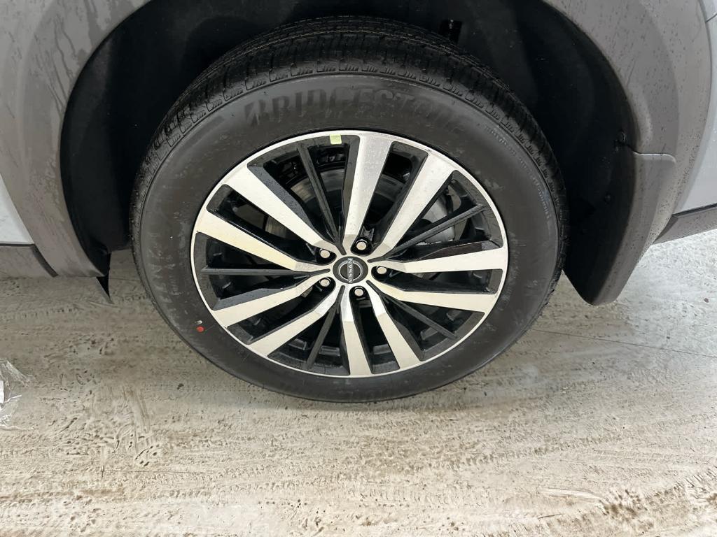 new 2025 Nissan Pathfinder car, priced at $51,265