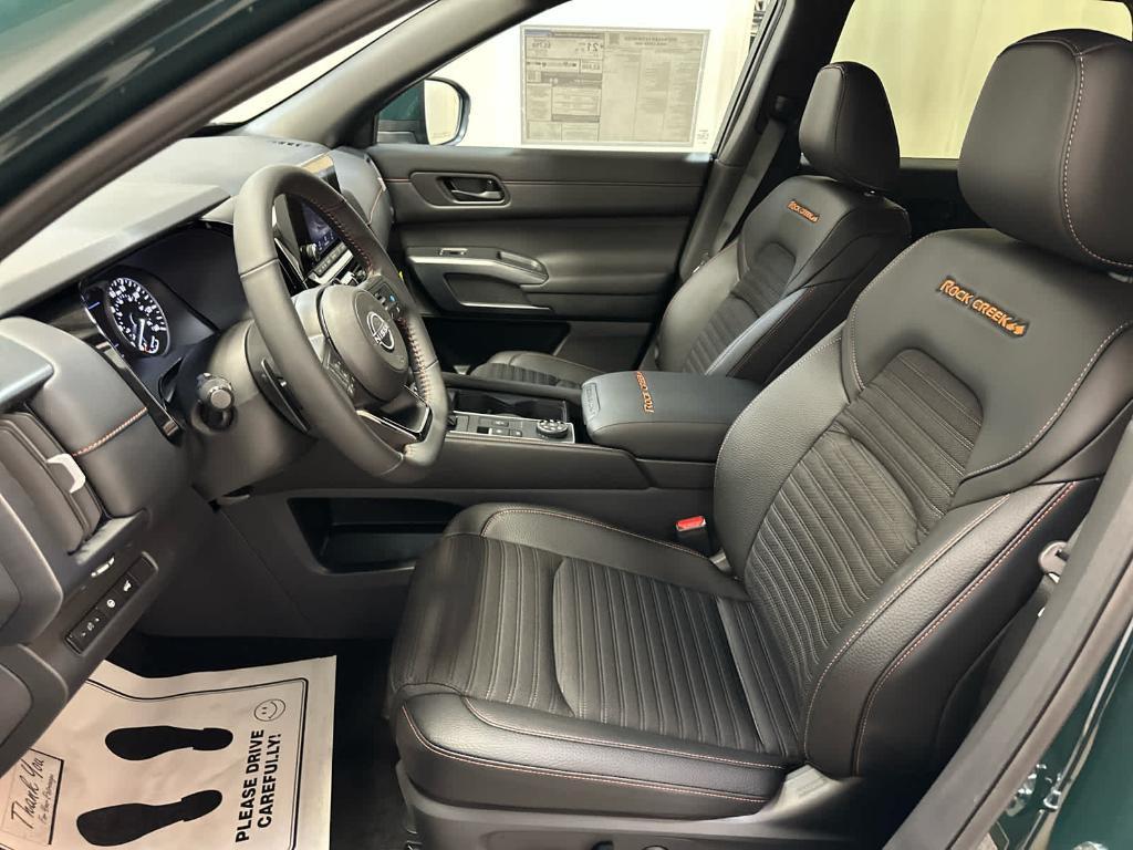 new 2025 Nissan Pathfinder car, priced at $44,582
