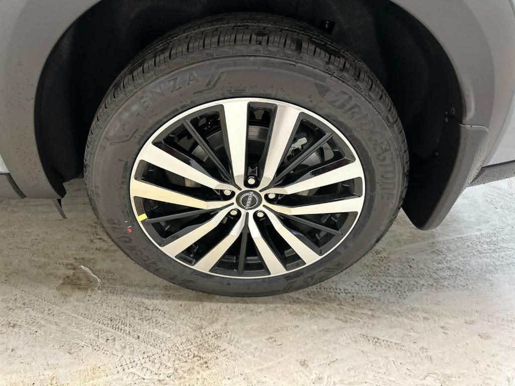 new 2025 Nissan Pathfinder car, priced at $51,752