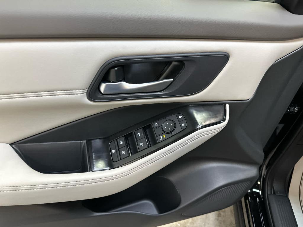 new 2025 Nissan Rogue car, priced at $33,905