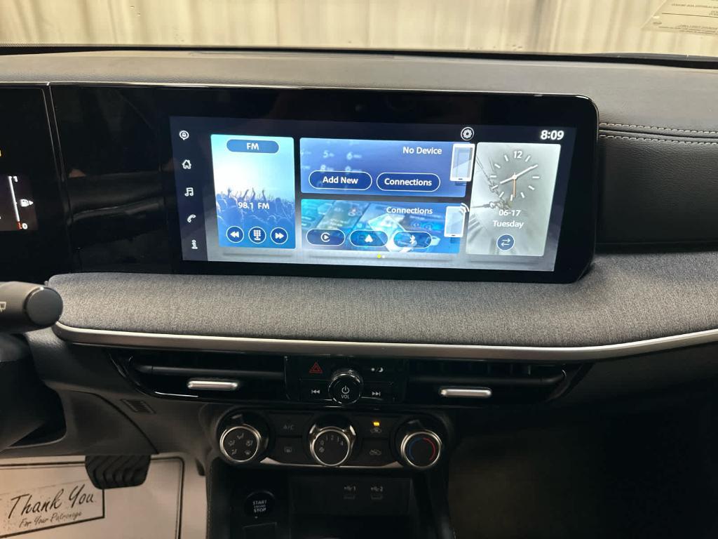 new 2025 Nissan Kicks car, priced at $26,270