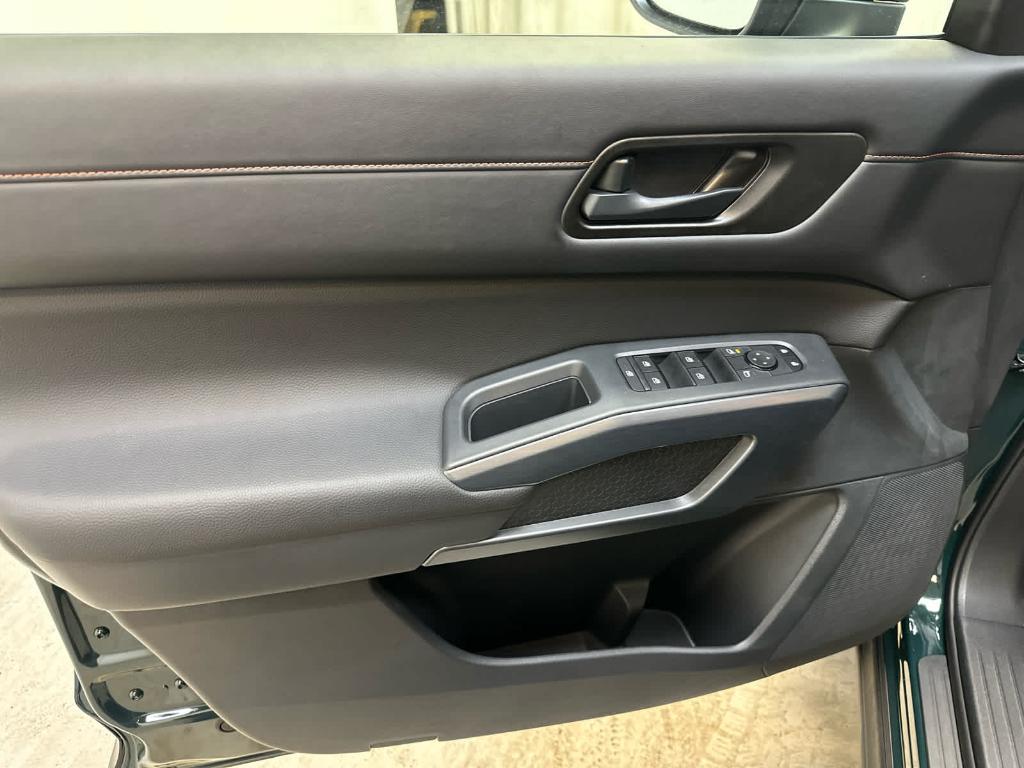 new 2025 Nissan Pathfinder car, priced at $44,863