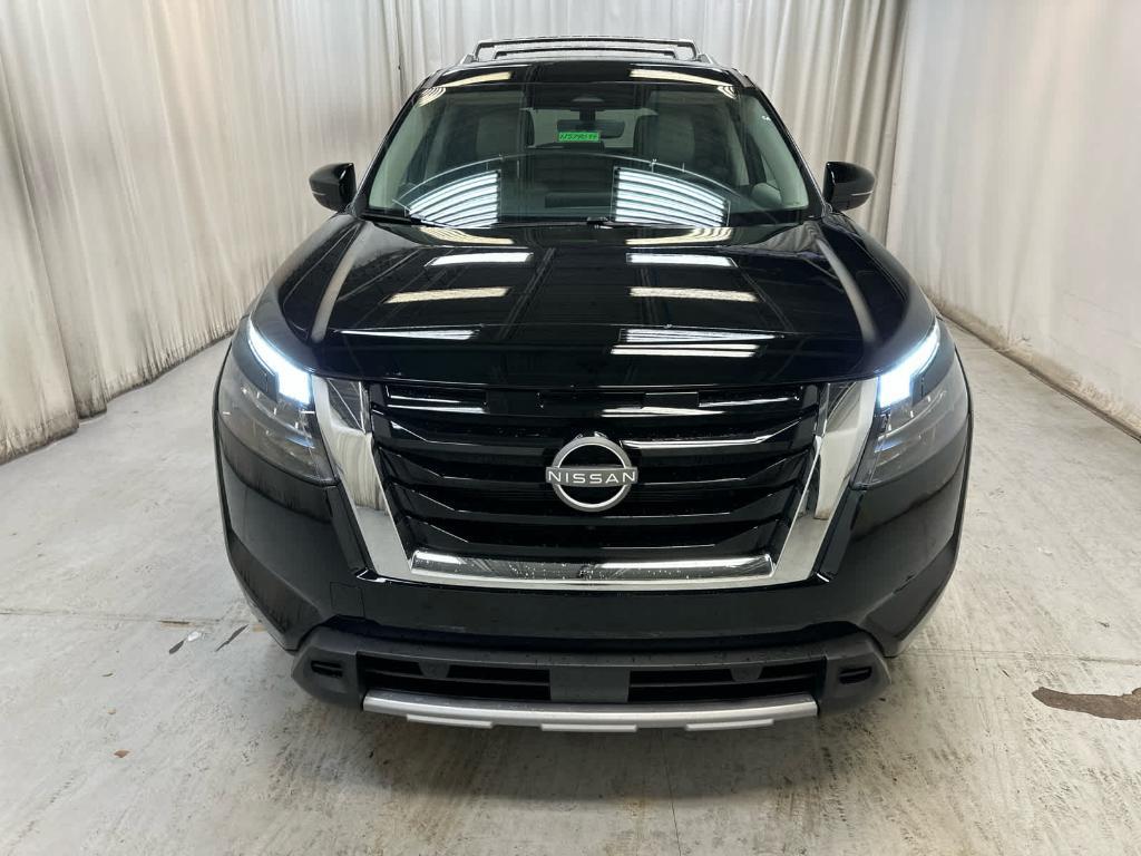 new 2025 Nissan Pathfinder car, priced at $44,086