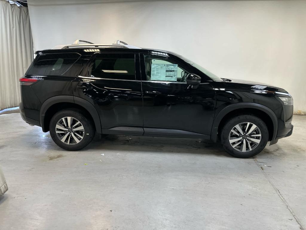 new 2025 Nissan Pathfinder car, priced at $44,086