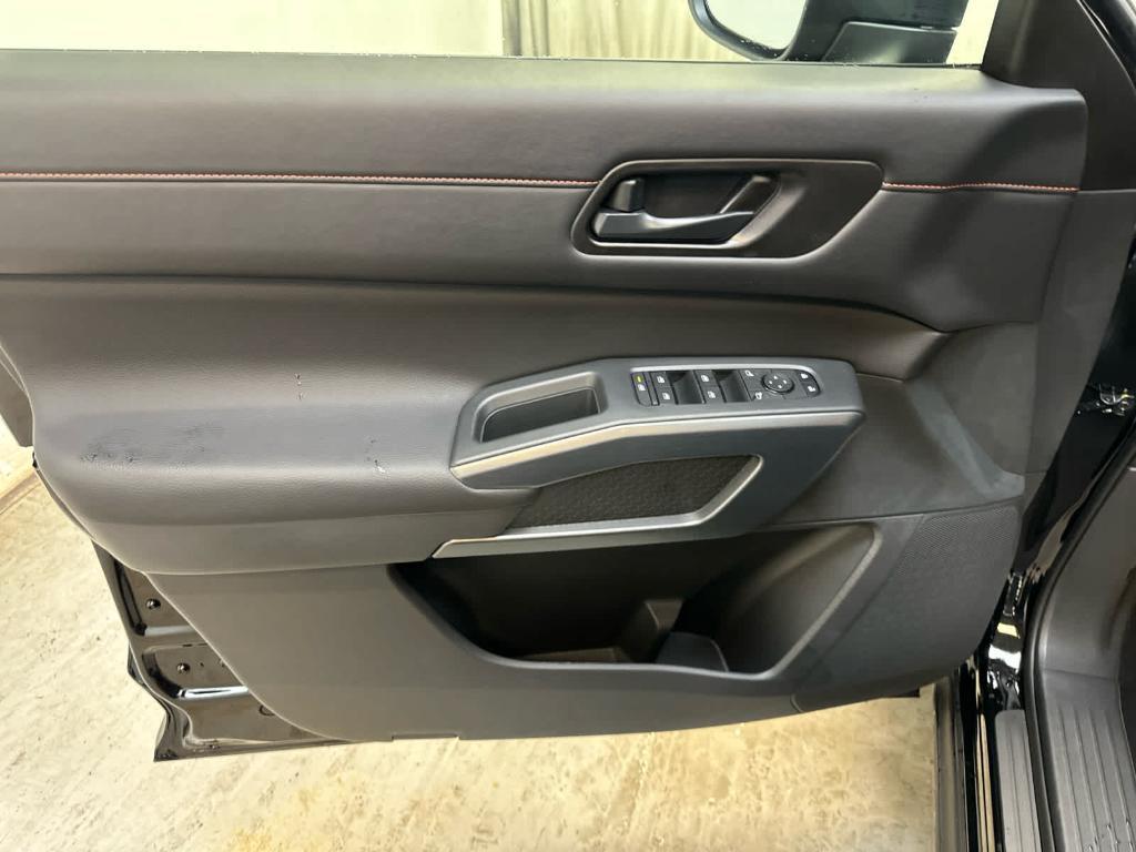 new 2025 Nissan Pathfinder car, priced at $44,248