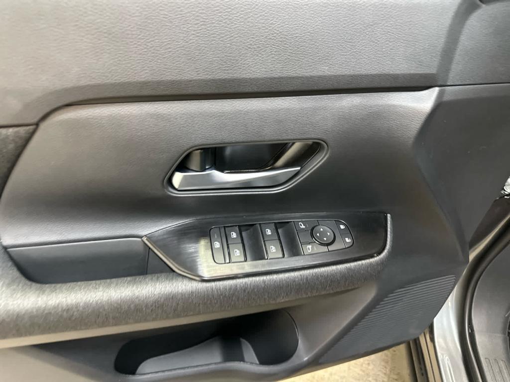 new 2025 Nissan Kicks car, priced at $28,680