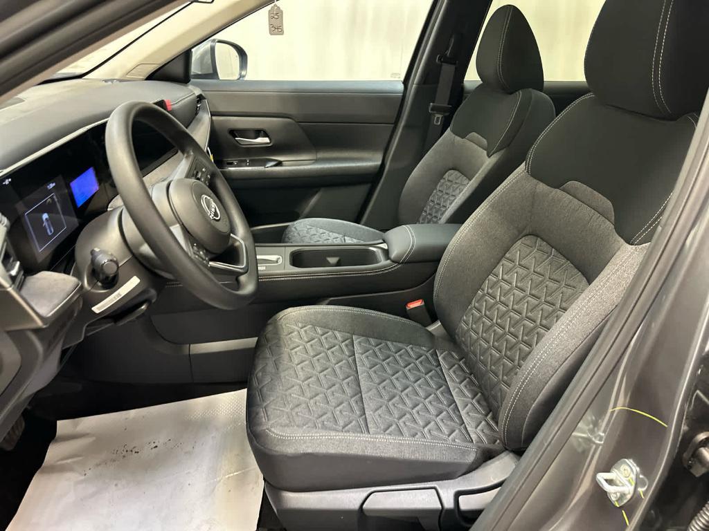 new 2025 Nissan Kicks car, priced at $28,680