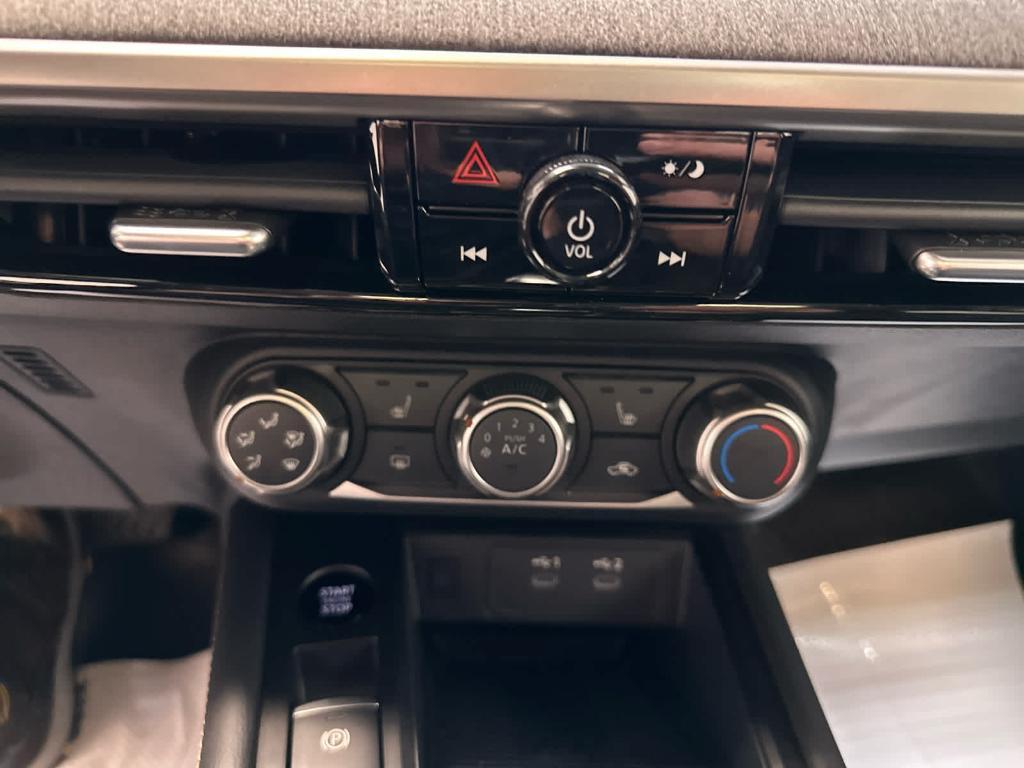 new 2025 Nissan Kicks car, priced at $28,680