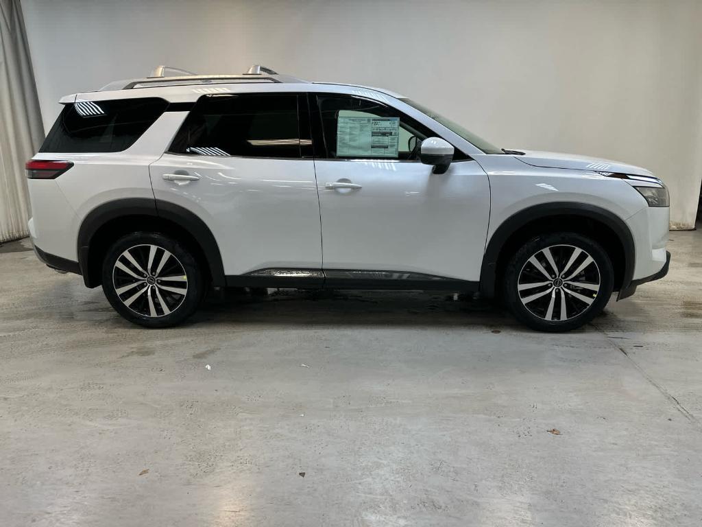 new 2025 Nissan Pathfinder car, priced at $52,208