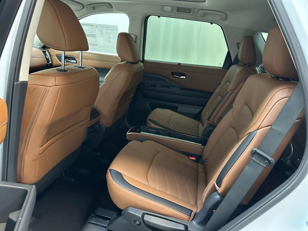 new 2025 Nissan Pathfinder car, priced at $52,208