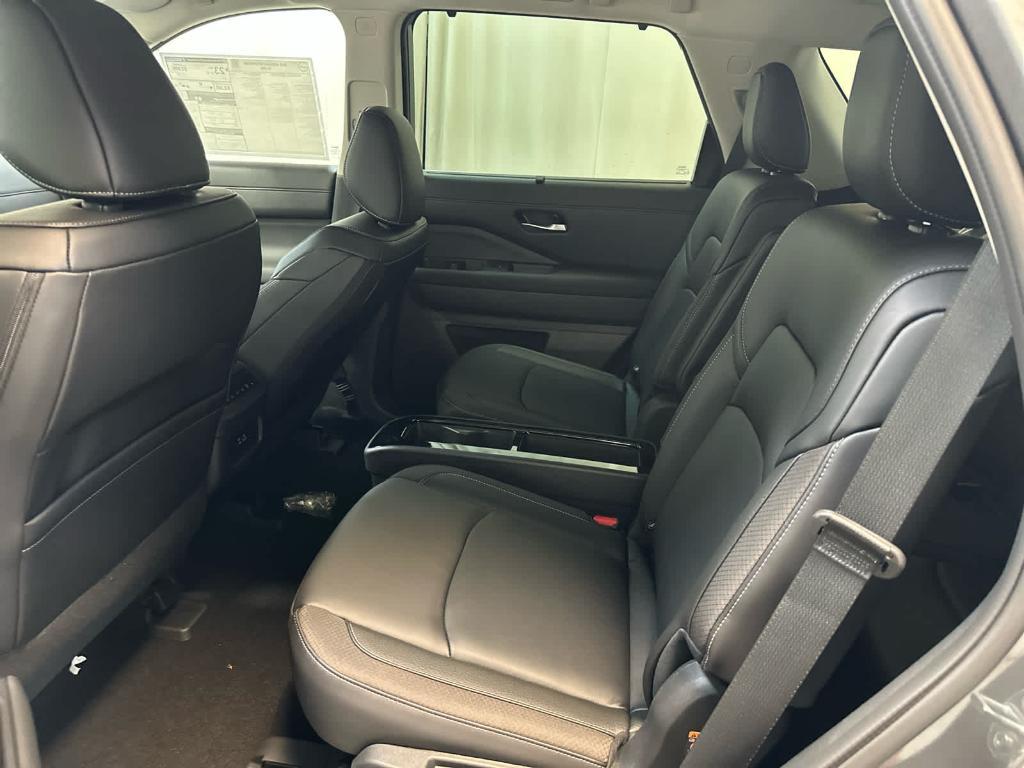 new 2025 Nissan Pathfinder car, priced at $46,949