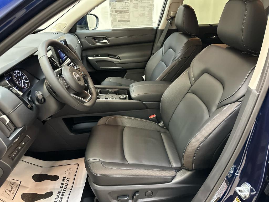 new 2025 Nissan Pathfinder car, priced at $47,610