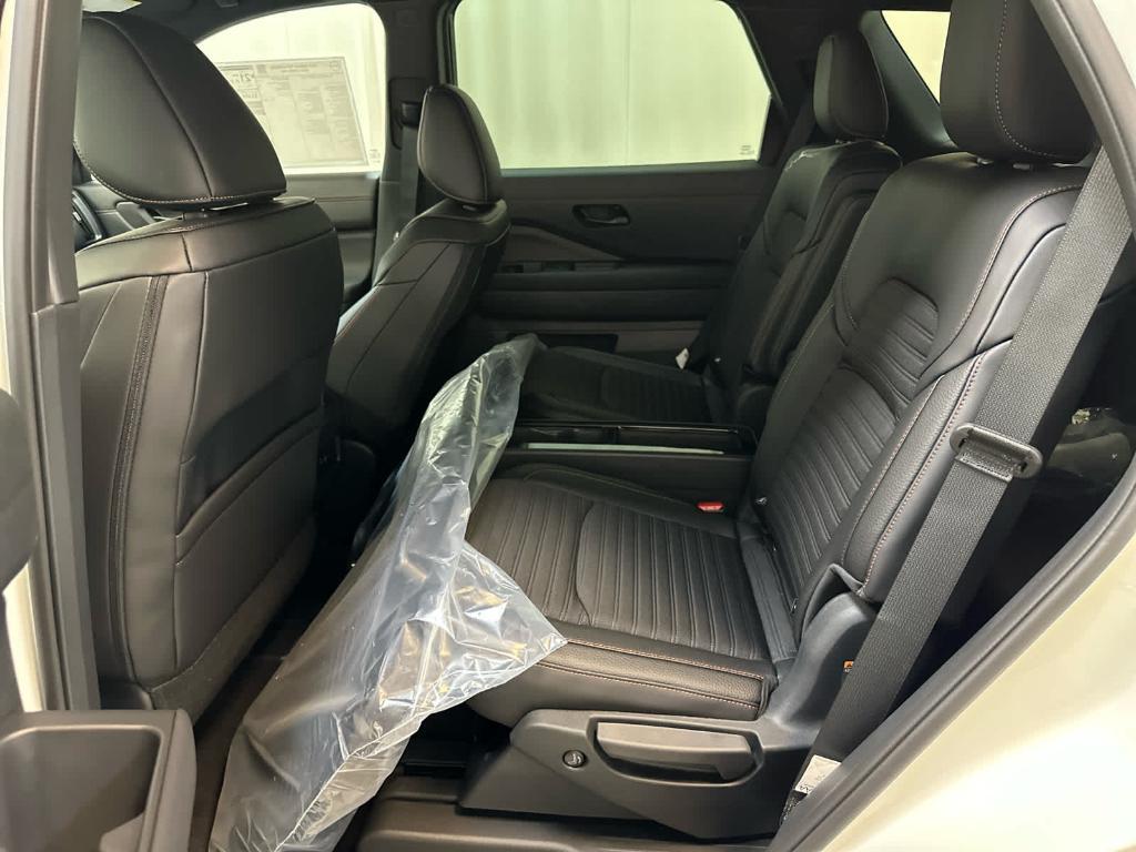 new 2025 Nissan Pathfinder car, priced at $44,038