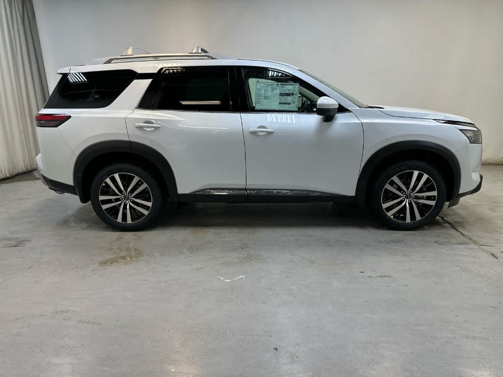 new 2025 Nissan Pathfinder car, priced at $54,010