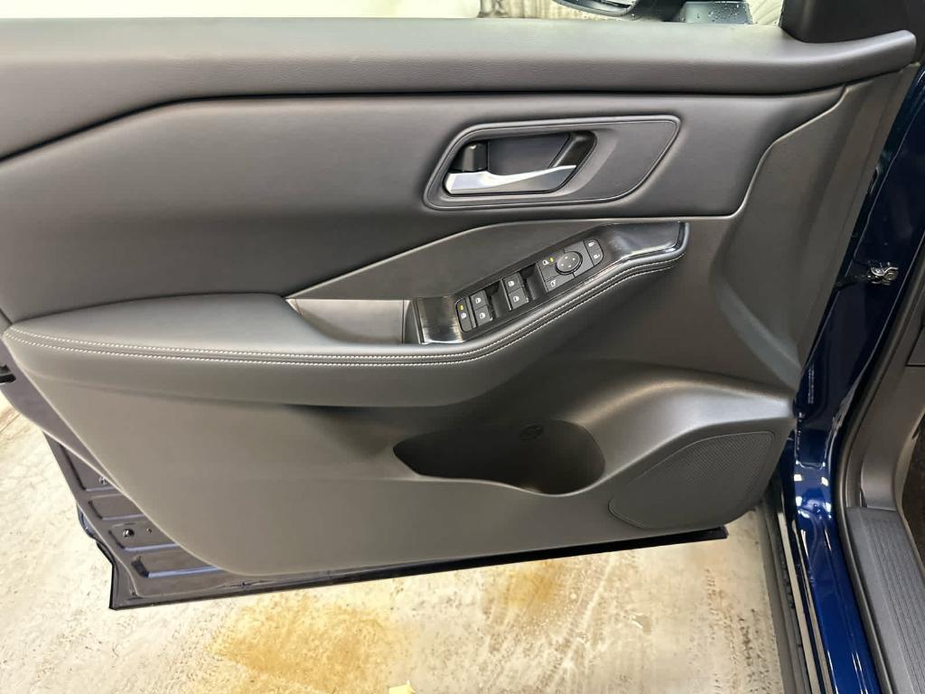 new 2025 Nissan Rogue car, priced at $32,104