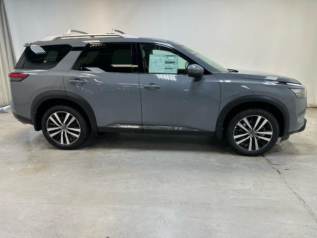 new 2025 Nissan Pathfinder car, priced at $51,265