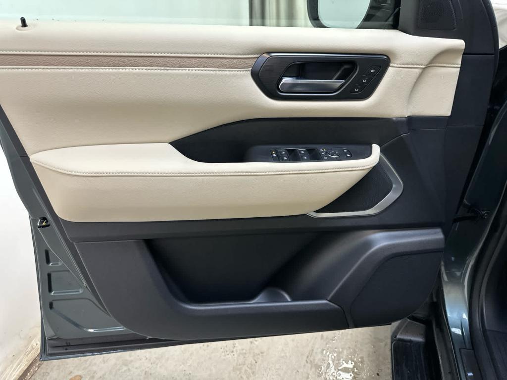 new 2025 Nissan Armada car, priced at $77,650