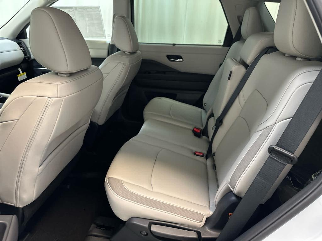 new 2025 Nissan Pathfinder car, priced at $44,882