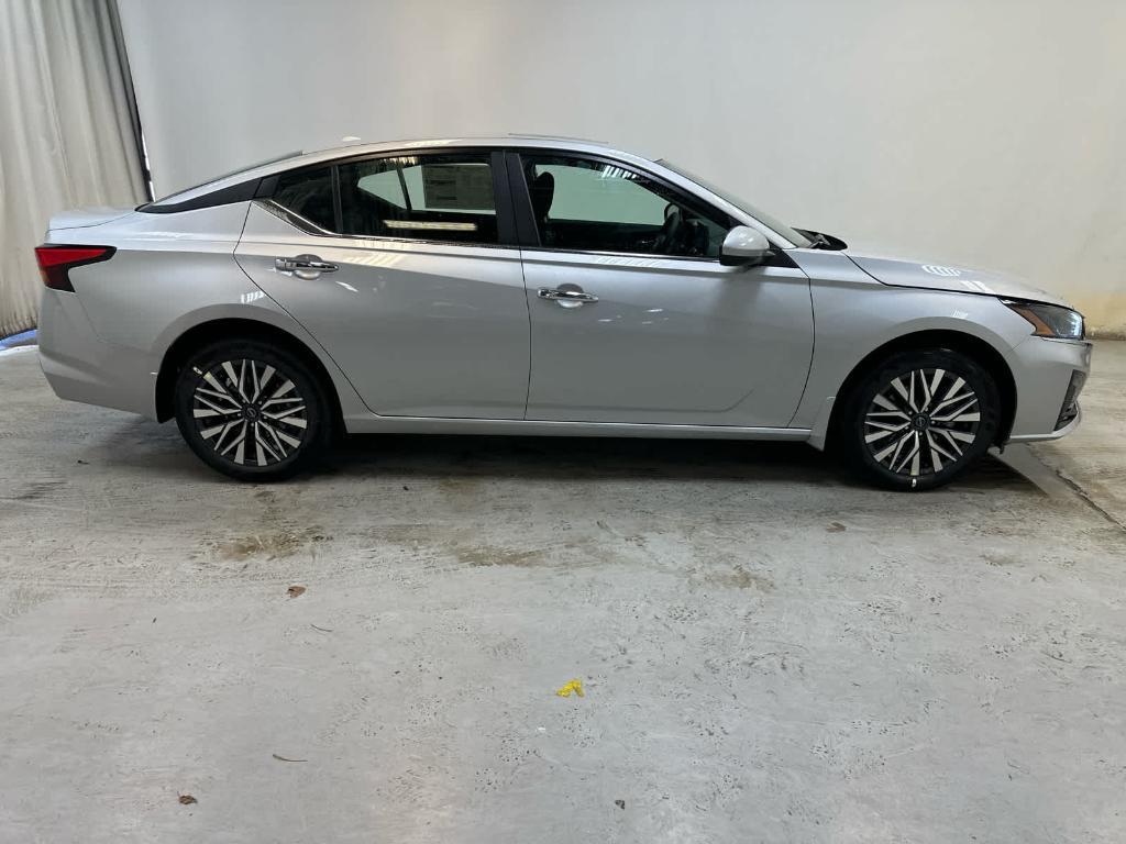 new 2025 Nissan Altima car, priced at $31,622