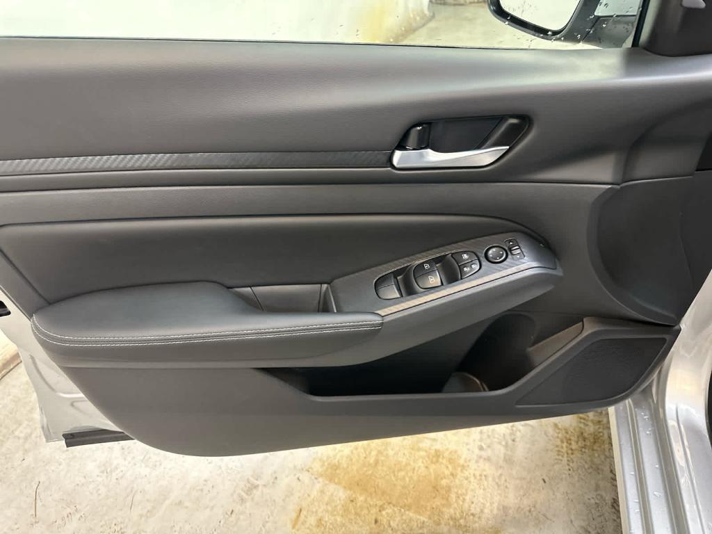 new 2025 Nissan Altima car, priced at $31,622